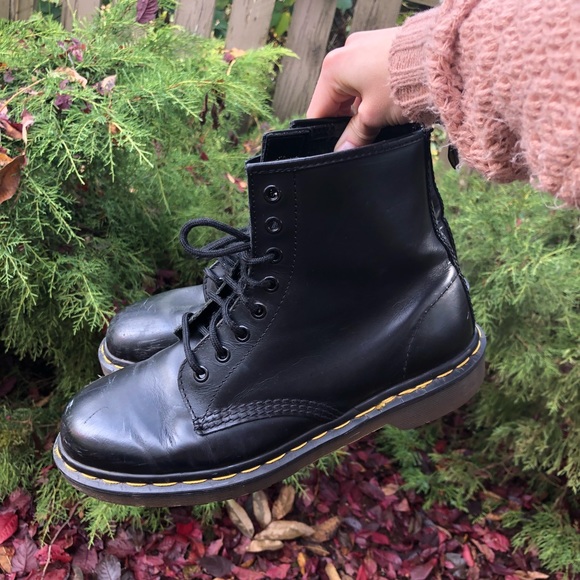 Dr. Martens Shoes - Black Leather Dr. Martens